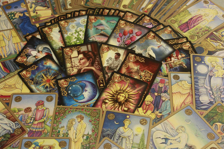 Oracle, Angel & Tarot: What’s The Difference?